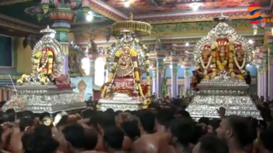 நயினை ஸ்ரீ நாகபூ­ணி அம்பாள் ஆலயத் தேர்த்திருவிழா - 2015