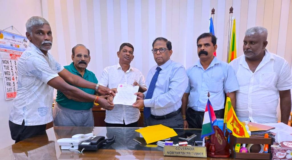 வடக்கு மாகாண மீனவர்கள் எதிர்கொள்ளும் பாதிப்புக்கள் தொடர்பாக மாகாண ஆளுநரிடம் மனு கையளிப்பு.