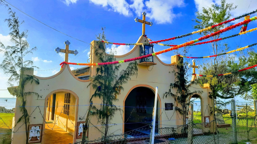 நயினாதீவு புனித அந்தோணியார் ஆலயத்தில் கிறிஸ்து பிறப்பு விழாவின் திருப்பலி