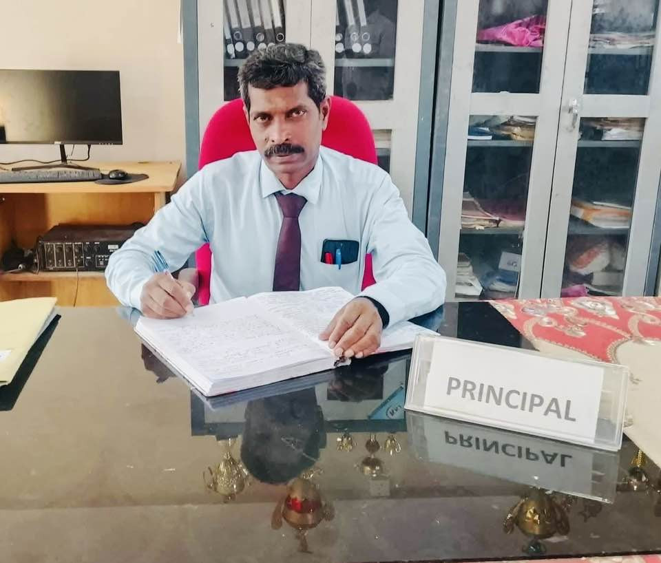 நடராசா மயூரன் அவர்கள் நயினாதீவு ஸ்ரீ கணேச கனிஷ்ட மகாவித்தியாலத்திற்கு புதிய அதிபராக நியமனம்